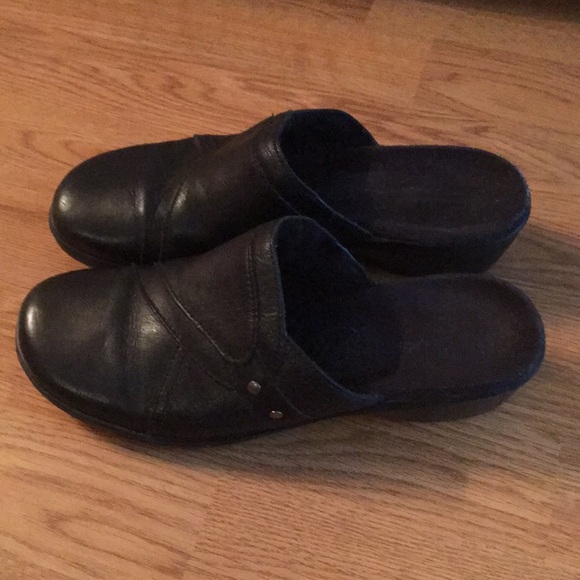 Used Black Clarks Clogs Size 7 - Picture 2 of 4